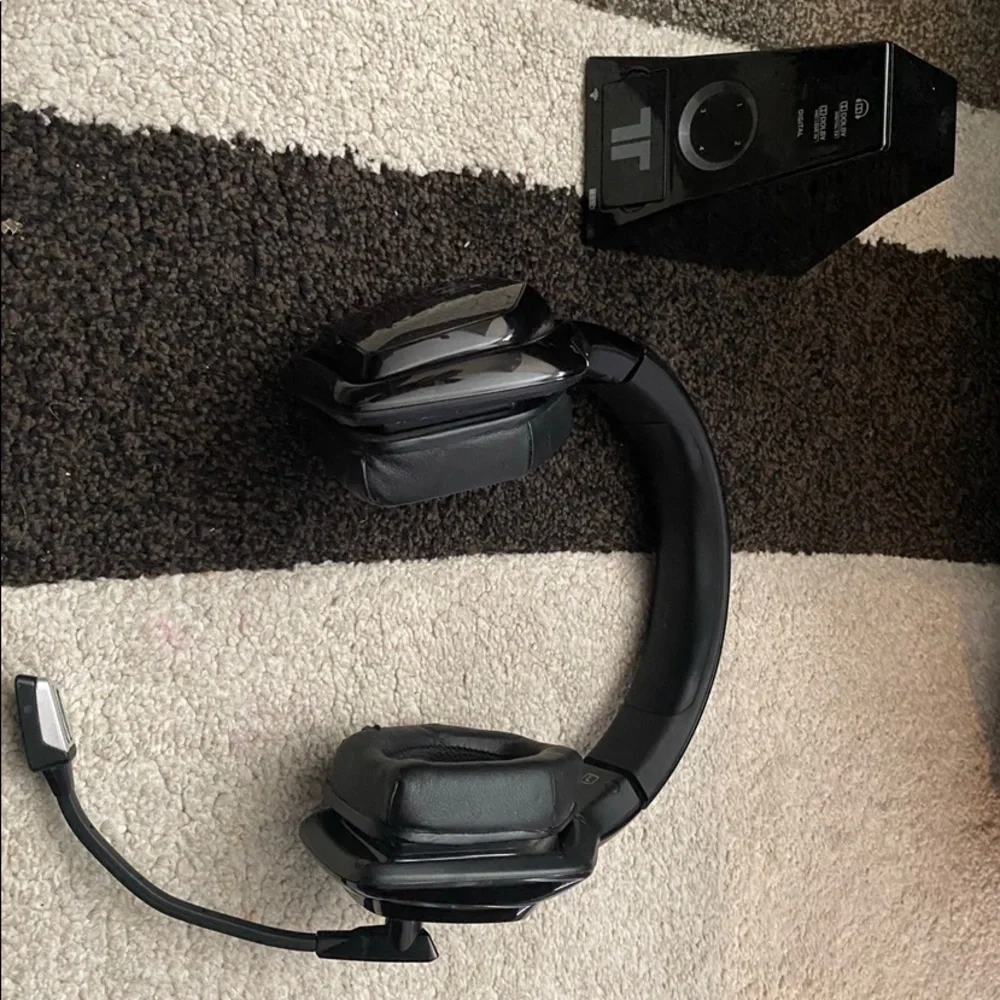 Tritton headset with Mic and charging doc